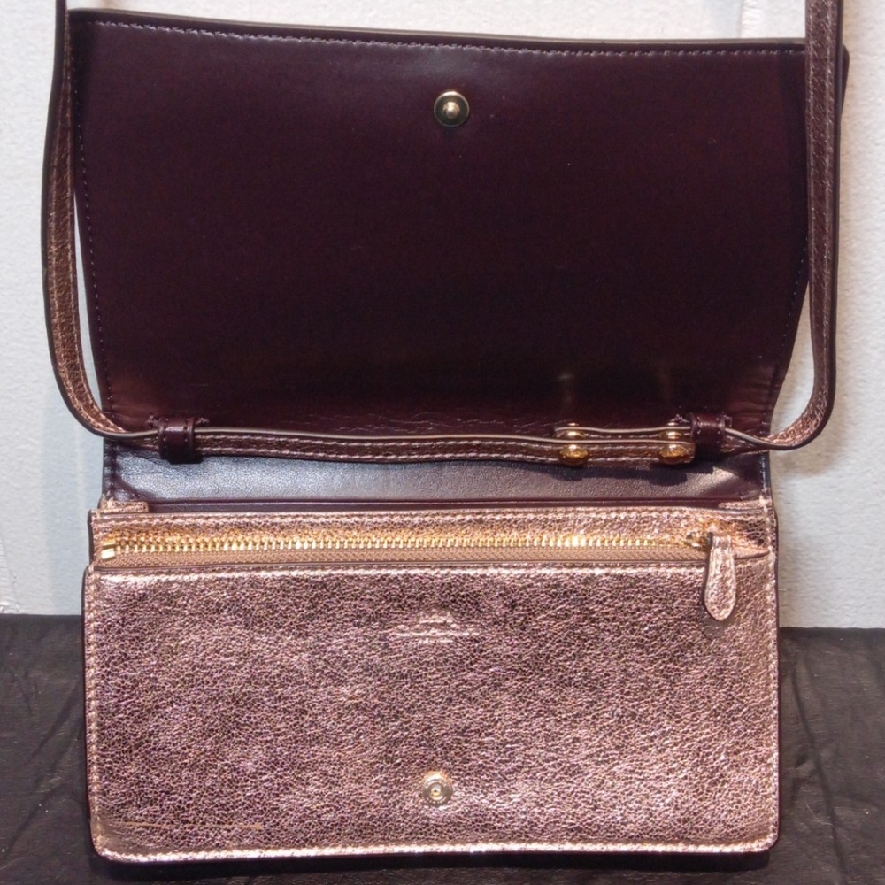 🎉Host Pick🎉COACH Hayden Crossbody Clutch in Rose Gold - Picture 2 of 8
